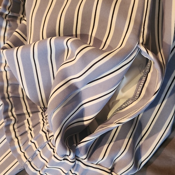 Loft Outlet dressy white with stripes Capri pants, size large - Picture 7 of 8